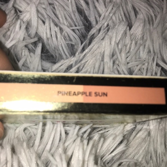 Too Faced Pineapple Paradise Highlighter & bronzer - Picture 4 of 8